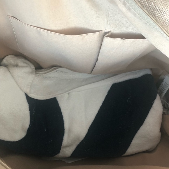 EMBELLISHED BAG WITH TASSEL - Picture 6 of 8